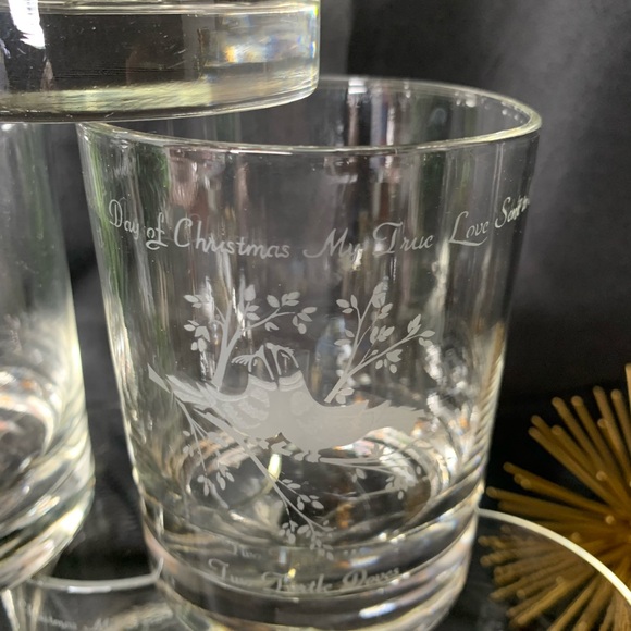 Set of 6 vintage HTF Garrick “12 days of Christmas” etched glasses (days 1-6) - Picture 5 of 16